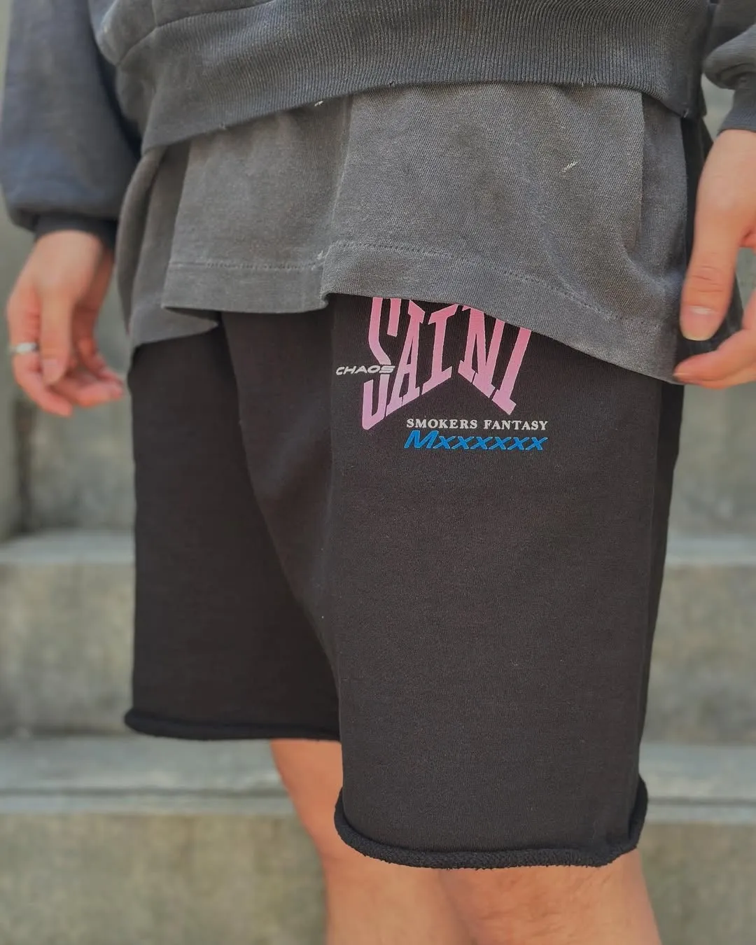 SAINT Mxxxxxx SWEAT SHORTS/RIBON SAINT/BLK pink SAINT LOGO shorts, black S-XL cotton and linen OE yarn fabric, stiff, light, comfortable and breathable, non-locking design, naturally rolled back after water, super handsome version, easy to match, original consistent main mark, wash water mark, little angel anti-counterfeiting mark